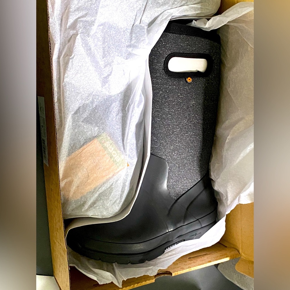 Bogs Crandall Tall Lined Boots 8 NIB